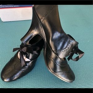 Fioni High Heel Ribbon Laced Oxfords 11M Black